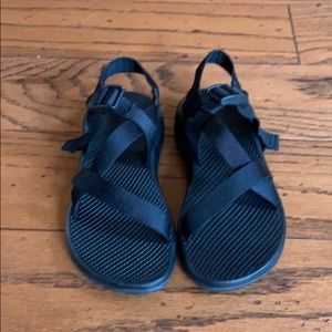 Chaco women’s black hiking sandals size 6